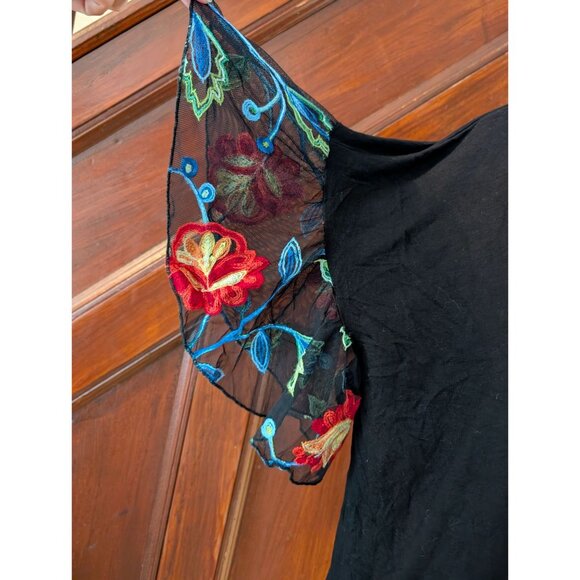 Black Kim & Cami Top With Sheer Embroidered Floral Sleeves Size 1X - Picture 2 of 6